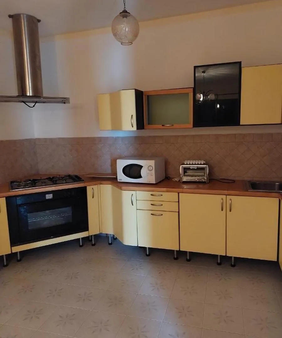 Villa Albatros Shkodër Bed & Breakfast